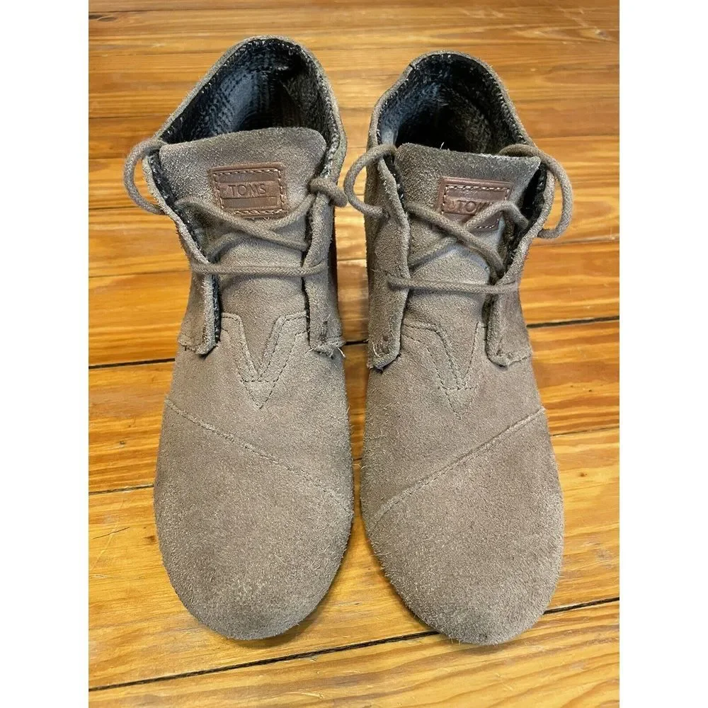 Tom's Desert Wedge Women's Tan Taupe Suede Ankle‎ Booties Lace Up Size 7